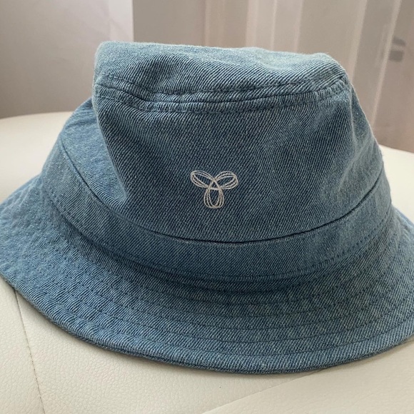 Aritzia Denim Bucket Hat - Picture 1 of 4